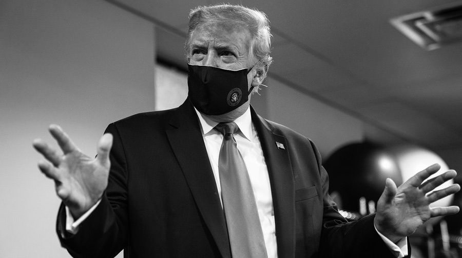 Presidente norte-americano Donald Trump usando máscara. Foto: RS/via Fotos Públicas.