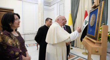 Papa Francisco visita o Iraque. Photo: VaticanNews/via Fotos Públicas.
