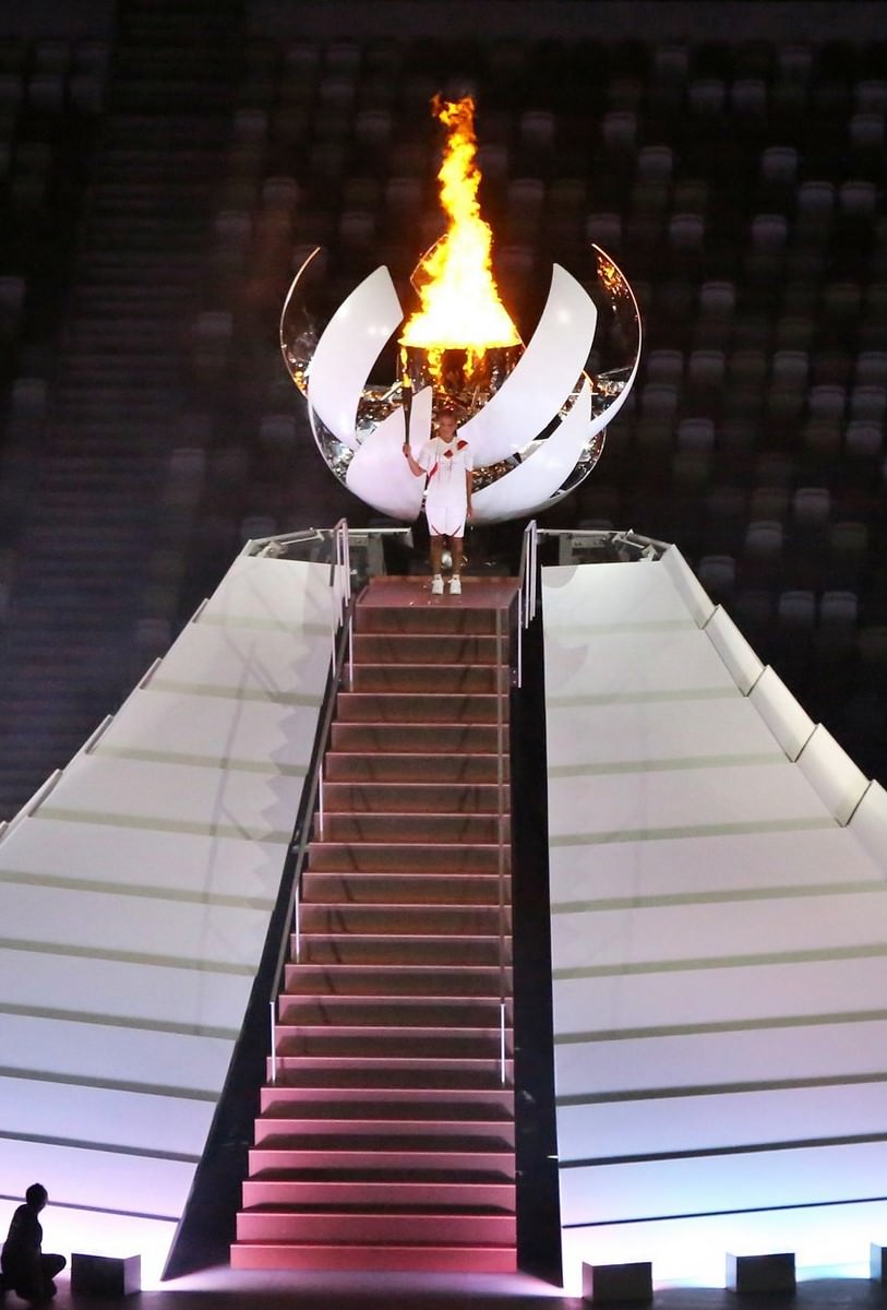 Cerimônia de Abertura dos Jogos Olímpicos de Tóquio. Tenista Naomi Osaka acende a Pira Olímpica. Local: Estádio Olímpico de Tóquio. Data: 23/07/2021. Foto: Breno Barros / rededoesporte.gov.br / via Fotos Públicas.