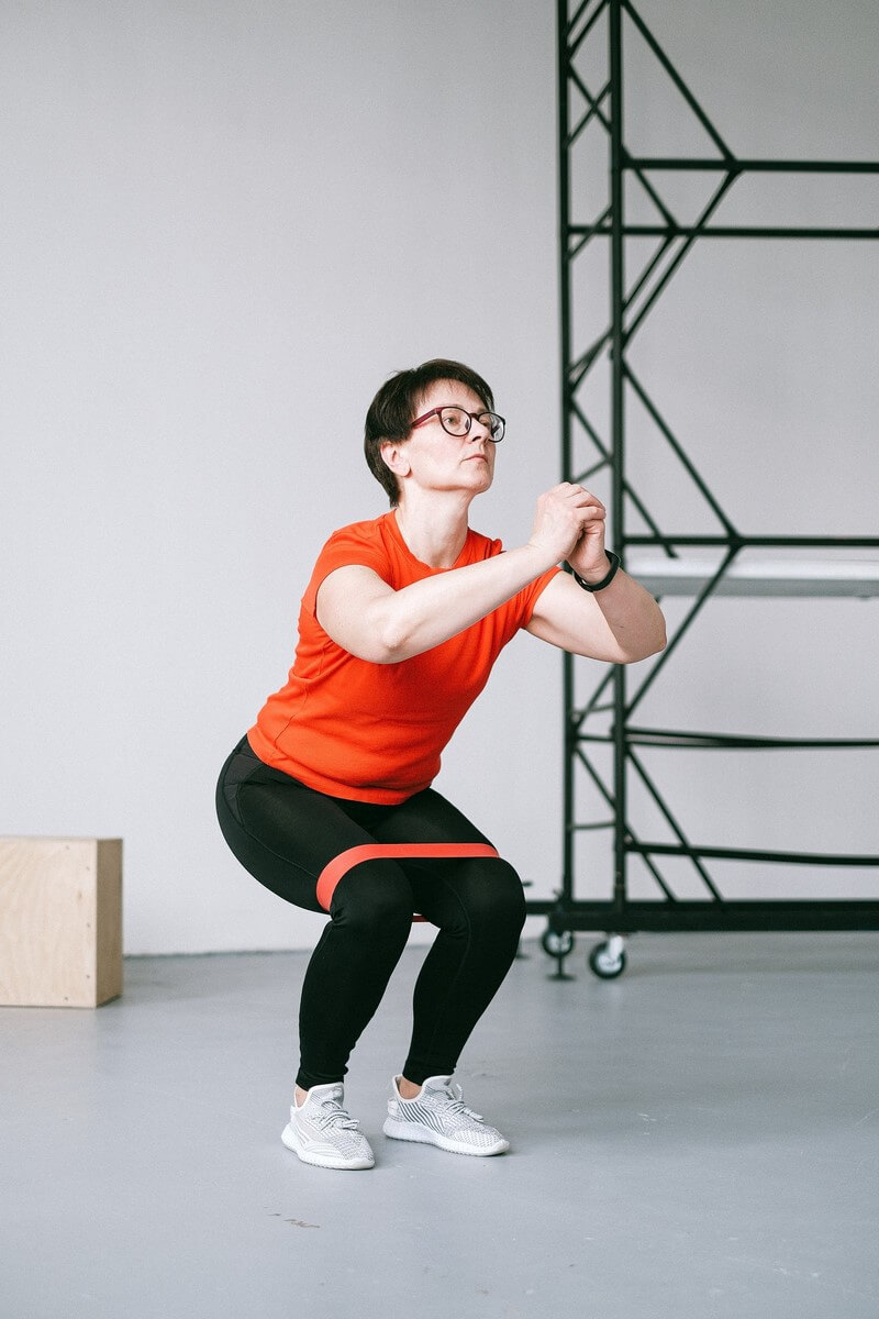 Imagem meramente ilustrativa de mulher praticando atividade física. Foto: Anna Shvets no Pexels.