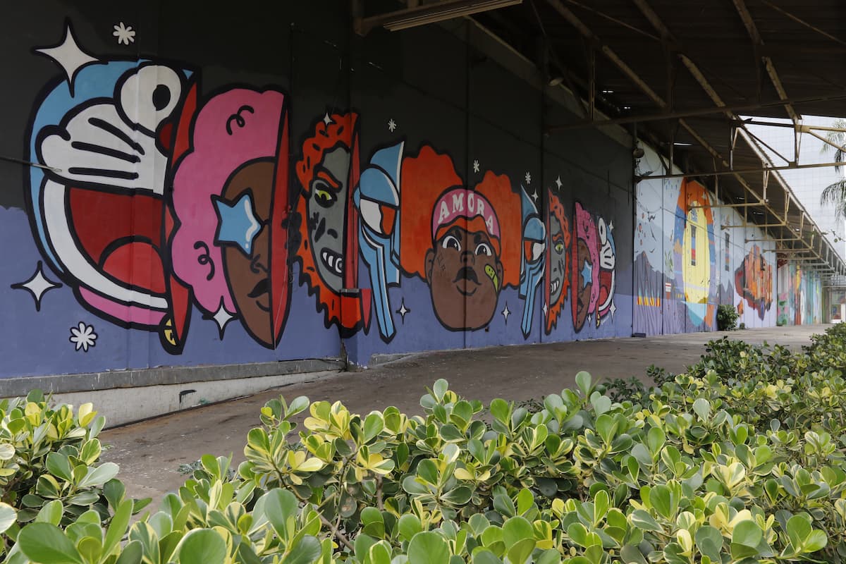 Distrito de Arte do Porto, na Zona Portuária do Rio de Janeiro, apresenta murais de graffiti ao longo do Passeio Ernesto Nazareth, formando uma galeria de arte urbana a céu aberto - Fernando Frazão/Agência Brasil.