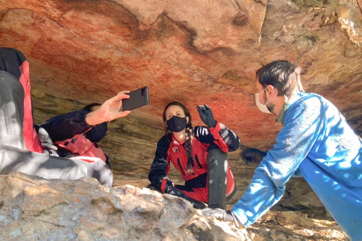 Projeto da UEPG realiza inventário de sítios arqueológicos com pinturas rupestres nos Campos Gerais. Foto: UEPG.