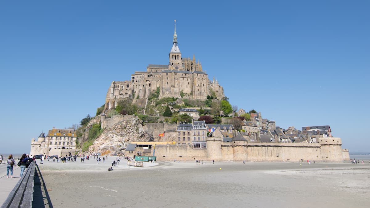 Turismo França, Normandia, Mont Saint-Michel. Foto: Antoine Lamielle, CC BY-SA 4.0, via Wikimedia Commons