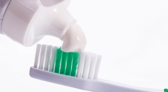 Flúor Dental: 3 dicas de como utilizar