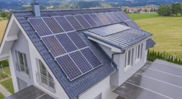 Energia Solar: A Solução para uma Casa Sustentável e Econômica. Imagem de wirestock no Freepik.